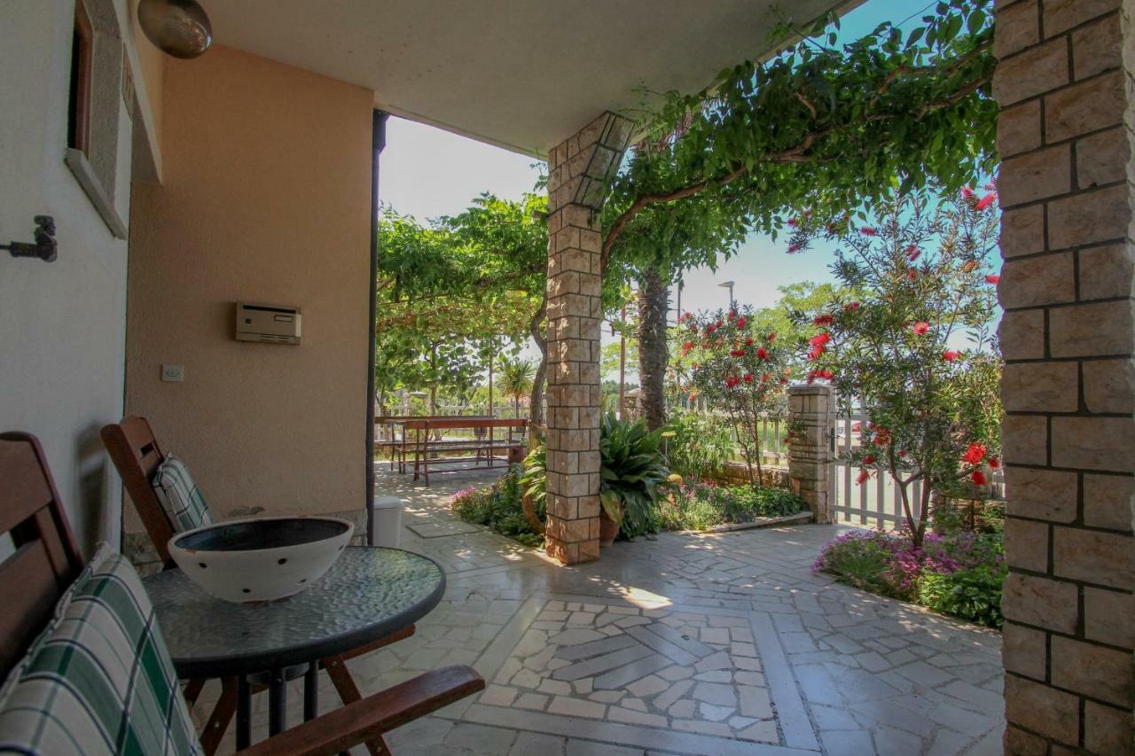 Apartment Sanja Novigrad Istria Exterior foto